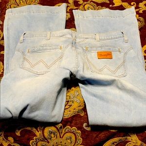 Women’s Wrangler western yoke jean 32